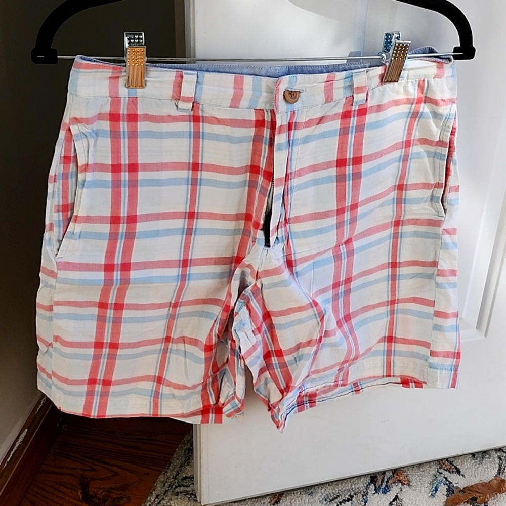 Vineyard Vines shorts